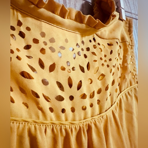 MAEVE by Anthropologie woman’s mustard sleeveless ruffle collar blouse - Picture 7 of 8